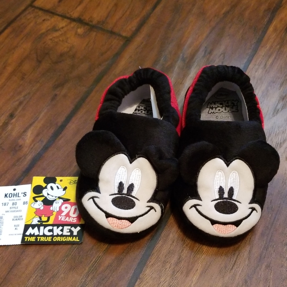 NWT Mickey Mouse toddler boy slippers